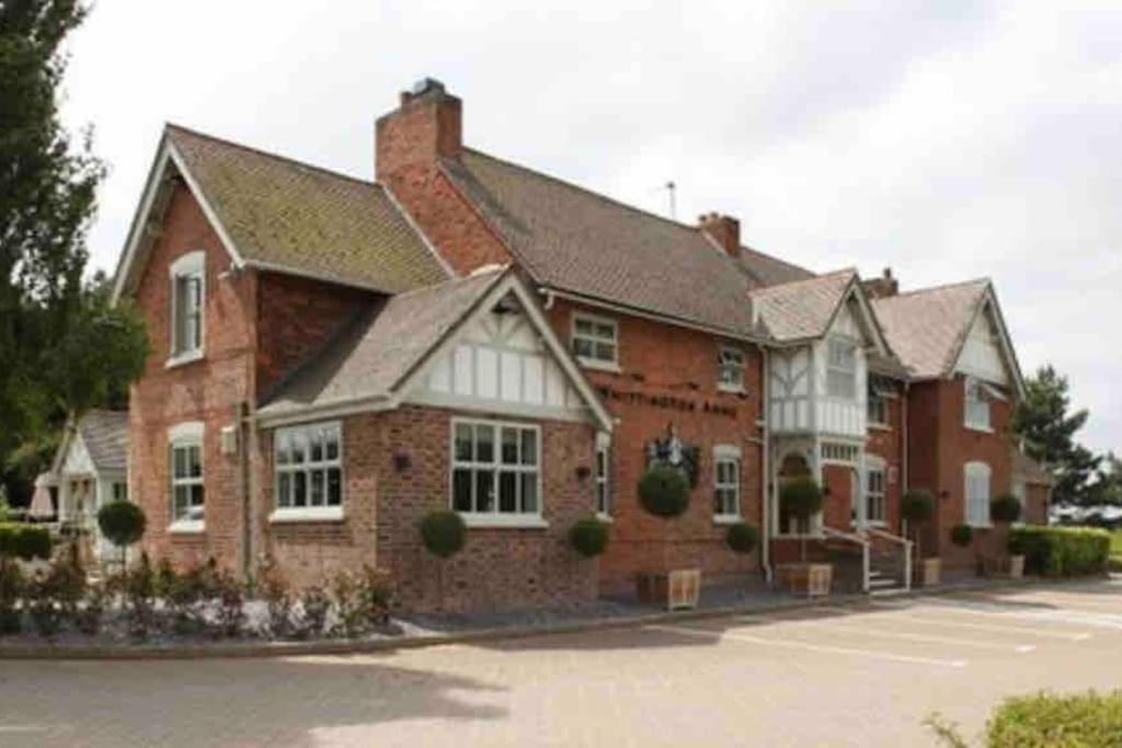 Hidden Gem Canal Facing Retreat With Lovely Walks Hopwas Exterior foto
