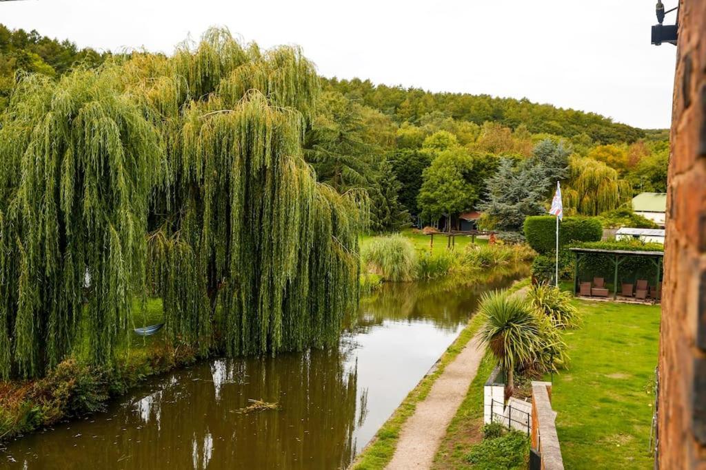 Hidden Gem Canal Facing Retreat With Lovely Walks Hopwas Exterior foto