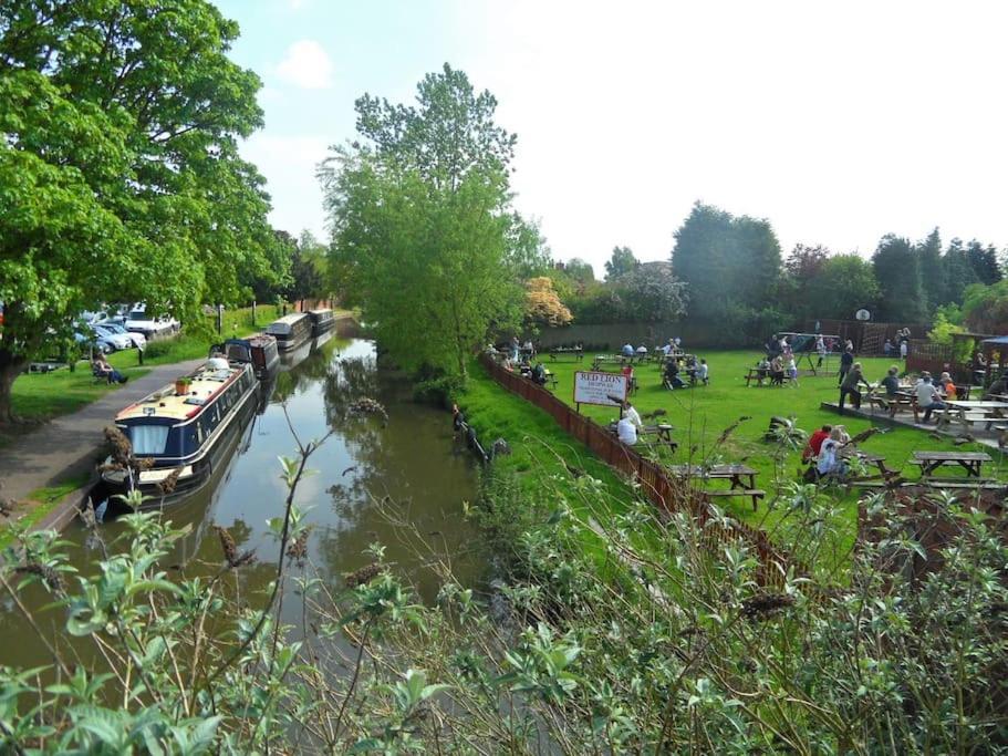 Hidden Gem Canal Facing Retreat With Lovely Walks Hopwas Exterior foto